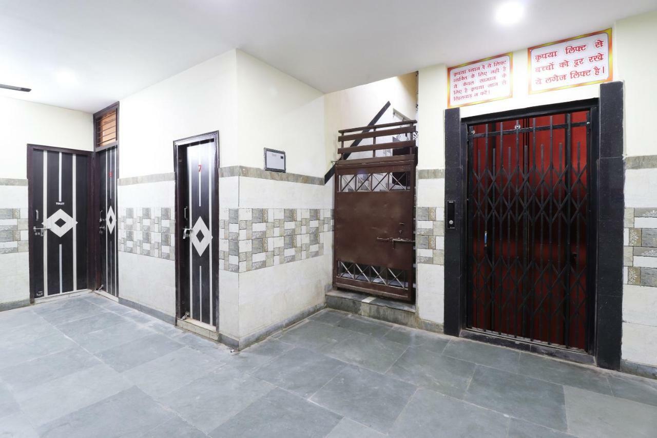 Oyo 41982 Kr Palace Kanpur Exterior foto